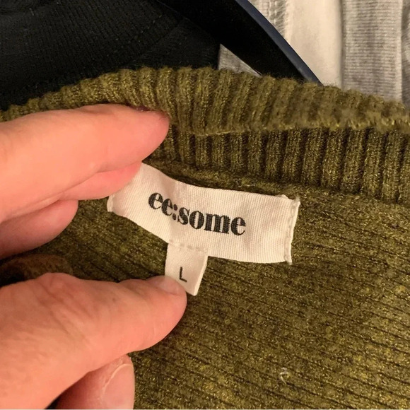 Green batwing sweater - Picture 2 of 5